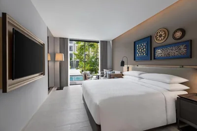수영장 이용 및 테라스가 있는 1층 킹룸 — Four Points by Sheraton Phuket Patong Beach Resort